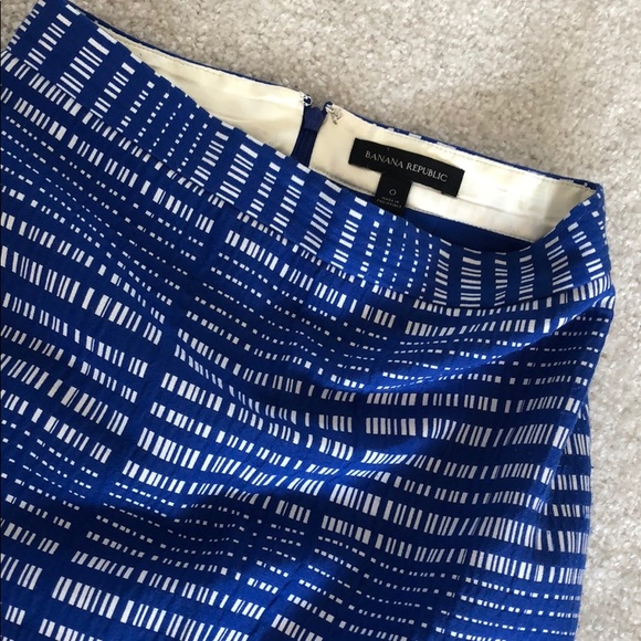 Banana Republic Patterned Pencil Skirt - Picture 3 of 3